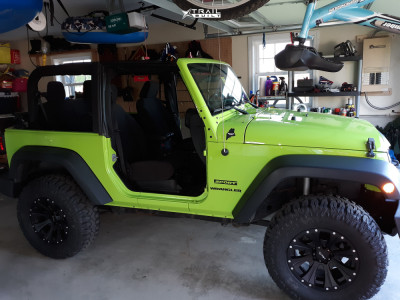 2013 Jeep Wrangler JK - 17x9 -12mm - Helo He901 - Suspension Lift 2.5" - 33" x 12.5"