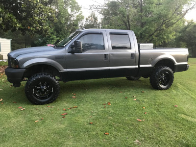 2002 Ford F-350 Super Duty - 18x10 -24mm - Moto Metal Mo970 - Suspension Lift 3" - 35" x 12.5"