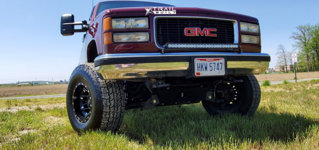 1996 GMC K1500 - 15x10 -43mm - Fuel Lethal - Suspension Lift 6" - 33" x 12.5"