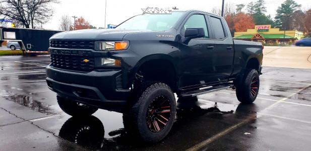 2019 Chevrolet Silverado 1500 - 20x12 -44mm - Moto Metal Mo978 - Suspension Lift 10" - 37" x 13.5"