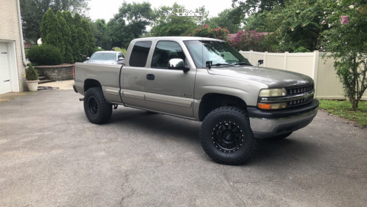 1999 Chevrolet Silverado 1500 - 17x8.5 -0mm - Method Double Standard - Suspension Lift 6.5" - 35" x 12.5"