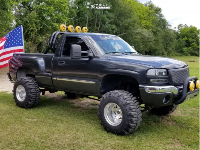 2004 GMC Sierra 1500 - 16.5x14 -76mm - Weld Racing Scorpio - Suspension Lift 6" - 35" x 16.5"