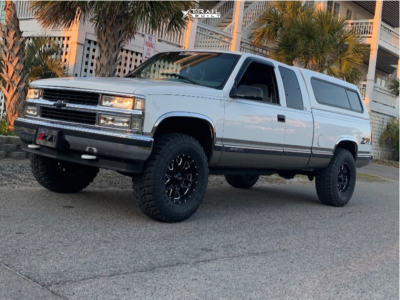 1998 Chevrolet K1500 - 17x9.5 12mm - Ultra Hunter - Suspension Lift 3" - 35" x 11.5"