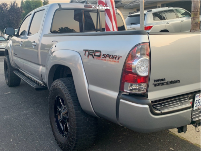2015 Toyota Tacoma Wheel Offset Aggressive > 1" Outside Fender