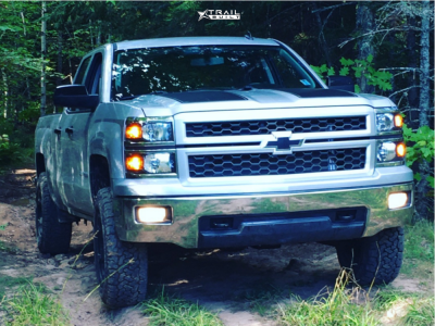 2015 Chevrolet Silverado 1500 - 17x10 -18mm - Fuel Beast - Suspension Lift 4" - 33" x 11.5"