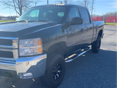 2007 Chevrolet Silverado 2500 HD - 16x8 0mm - Moto Metal MO970 - Leveling Kit - 33" x 12.5"