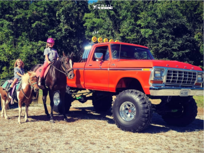 1979 Ford F-250 - 16.5x12 -44mm - Mickey Thompson Bullet Hole - Suspension Lift 9" - 40" x 13.5"