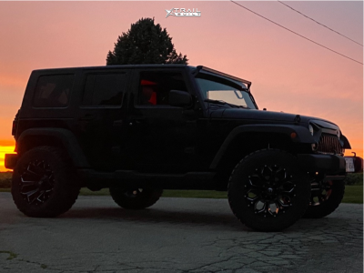 2010 Jeep Wrangler JK - 20x10 -19mm - Fuel 576 - Suspension Lift 2.5" - 35" x 12.5"