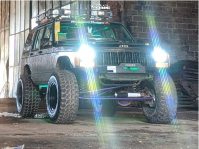 1996 Jeep Cherokee - 15x12 -44mm - Pro Comp Series 51 - Suspension Lift 4.5" - 33" x 12.5"
