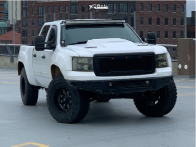 2012 GMC Sierra 1500 - 18x10 -24mm - Moto Metal Mo970 - Suspension Lift 3.5" - 37" x 12.5"