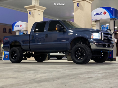 2005 Ford F-250 Super Duty - 18x9 -0mm - Moto Metal Mo962 - Suspension Lift 4.5" - 35" x 12.5"