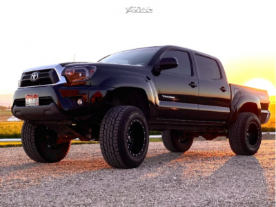 2012 Toyota Tacoma - 18x12 -44mm - Fuel Maverick D538 - Suspension Lift 6" - 35" x 12.5"