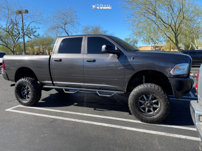 2016 Ram 2500 - 20x10 -24mm - Moto Metal Mo970 - Suspension Lift 5.5" - 37" x 13.5"