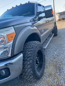 2012 Ford F-250 Super Duty - 18x10 -24mm - Moto Metal MO970 - Stock Suspension - 35" x 12.5"