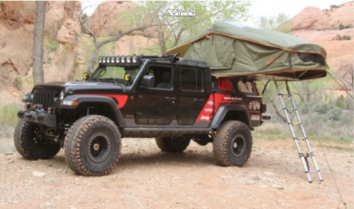 2020 Jeep Gladiator - 17x9 -38mm - KMC KM229 Machete Crawl - Suspension Lift 2.5" - 40" x 13.5"