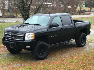 2013 Chevrolet Silverado 1500 - 17x8.5 0mm - Black Rhino Asagai - Suspension Lift 4.5" - 35" x 12.5"