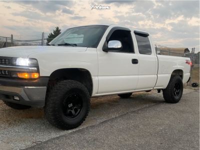 2002 Chevrolet Silverado 1500 - 16x8 -10mm - Level 8 Mk 6 - Suspension Lift 3" - 33" x 12.5"
