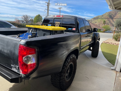 2004 Toyota Tundra Wheel Offset Aggressive > 1" Outside Fender Leveling