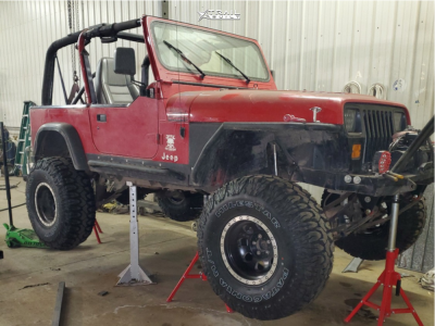 1993 Jeep Wrangler - 15x10 0mm - Mickey Thompson Classic - Suspension Lift 10" - 35" x 12.5"