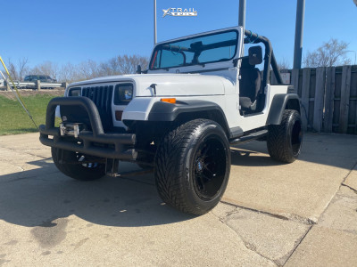 1989 Jeep Wrangler - 20x12 -44mm - Motiv Offroad Magnus - Stock Suspension - 305/20R20