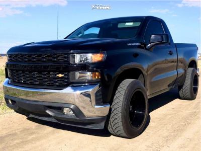 2021 Chevrolet Silverado 1500 - 20x12 -44mm - Hardrock Tank H706 - Stock Suspension - 305/50R20