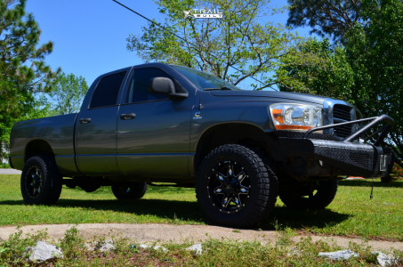 2006 Ram 2500 - 18x9 -12mm - Luxxx HD Lhd9 - Stock Suspension - 33" x 12.5"