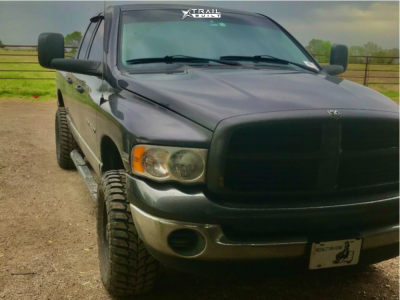 2003 Dodge Ram 2500 - 18x10 -24mm - Moto Metal Mo970 - Stock Suspension - 35" x 12.5"