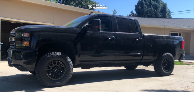 2017 Chevrolet Silverado 2500 HD - 17x8.5 0mm - Method Mr305 - Level 2" Drop Rear - 33" x 11.5"