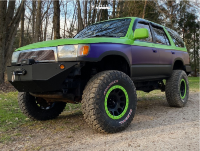 1998 Toyota 4Runner - 17x9 -38mm - Method Mr105 - Suspension Lift 6.5" - 35" x 12.5"