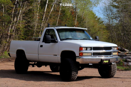 1996 Chevrolet C1500 - 15x10 -44mm - Pro Comp 51 - Suspension Lift 4" - 33" x 12.5"