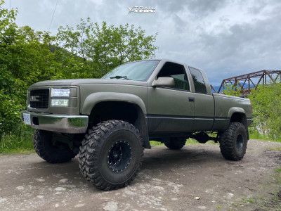 1997 GMC K1500 - 15x10 -43mm - Fuel Revolver - Suspension Lift 8" - 37" x 12.5"