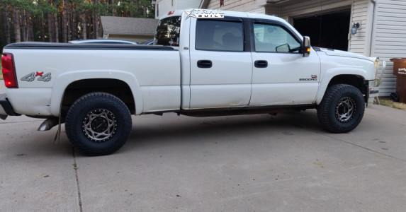 2006 Chevrolet Silverado 2500 HD - 16x8 1mm - Walker Evans Legend Ii - Stock Suspension - 33" x 11.5"