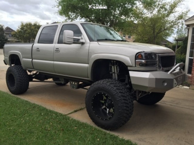 2004 GMC Sierra 2500 HD - 20x14 -76mm - Fuel Maverick - Suspension Lift 12" - 40" x 15.5"