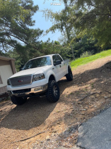 2005 Ford F-150 - 17x13 0mm - Axe 18 - Suspension Lift 6" - 37" x 13.5"