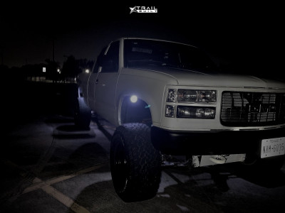 1995 GMC K1500 - 15x10.5 0mm - Mickey Thompson Classic Iii - Suspension Lift 6" - 33" x 12.5"