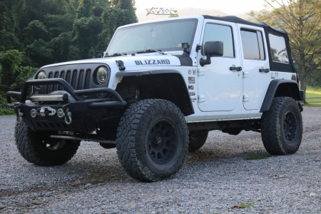 2012 Jeep Wrangler - 17x9 -6mm - Pro Comp Series 32 - Suspension Lift 3.5" - 35" x 12.5"