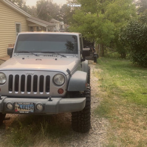 2013 Jeep Wrangler JK Wheel Offset Aggressive > 1" Outside Fender Stock