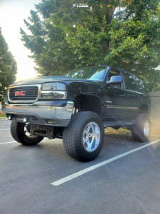 2006 GMC Yukon - 20x12 -51mm - Weld Racing Cheyenne - Suspension Lift 8" - 37" x 13.5"