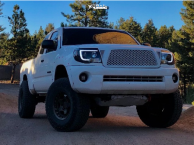 2006 Toyota Tacoma - 16x8 -10mm - Black Rhino Bantam - Suspension Lift 3" - 33" x 9.5"