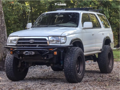 1997 Toyota 4Runner - 17x9 -38mm - Black Rhino Guide - Suspension Lift 2.5" - 285/75R17