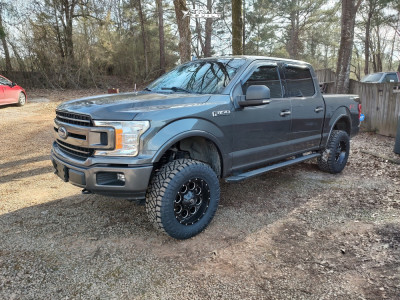 1 2018 F 150 Ford Xlt Rough Country Suspension Lift 4in Fuel Revolver Black