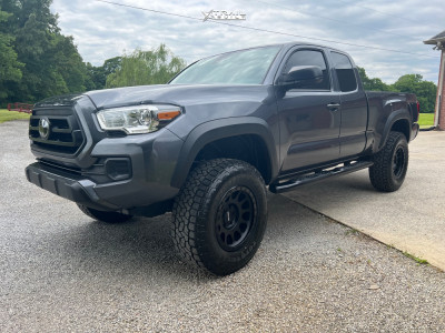 2021 Toyota Tacoma - 17x8.5 0mm - Method Mr305 - Suspension Lift 3" - 285/70R17