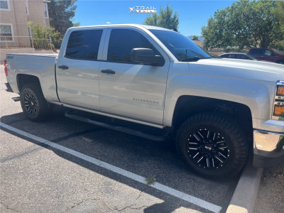 2014 Chevrolet Silverado 1500 - 18x9 18mm - Moto Metal Mo978 - Stock Suspension - 275/65R18