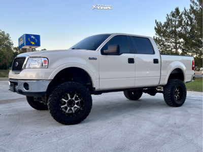 2007 Ford F-150 - 18x10 -24mm - Moto Metal MO970 - Suspension Lift 6" - 35" x 12.5"