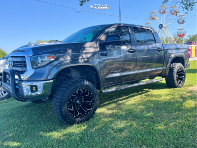2015 Toyota Tundra - 20x12 -43mm - Fuel Assault - Suspension Lift 6" - 35" x 12.5"