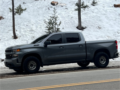 2021 Chevrolet Silverado 1500 - 17x9 0mm - KMC Km549 - Leveling Kit - 33" x 12.5"