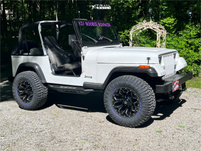 1994 Jeep Wrangler - 17x9 1mm - Fuel Assault - Suspension Lift 2.5" - 33" x 12.5"