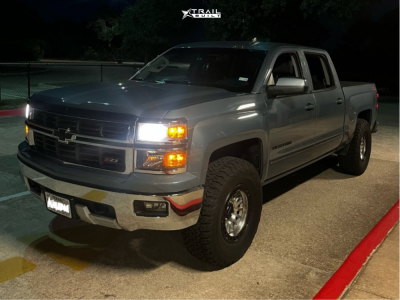 2015 Chevrolet Silverado 1500 - 17x8.5 -10mm - KMC Km552 - Leveling Kit - 35" x 12.5"
