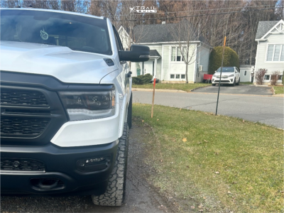 1 2023 1500 Ram Big Horn Bilstein Leveling Kit Fuel Triton Gray