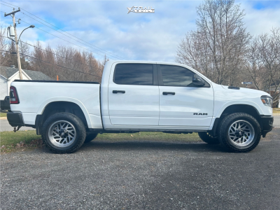 1 2023 1500 Ram Big Horn Bilstein Leveling Kit Fuel Triton Gray